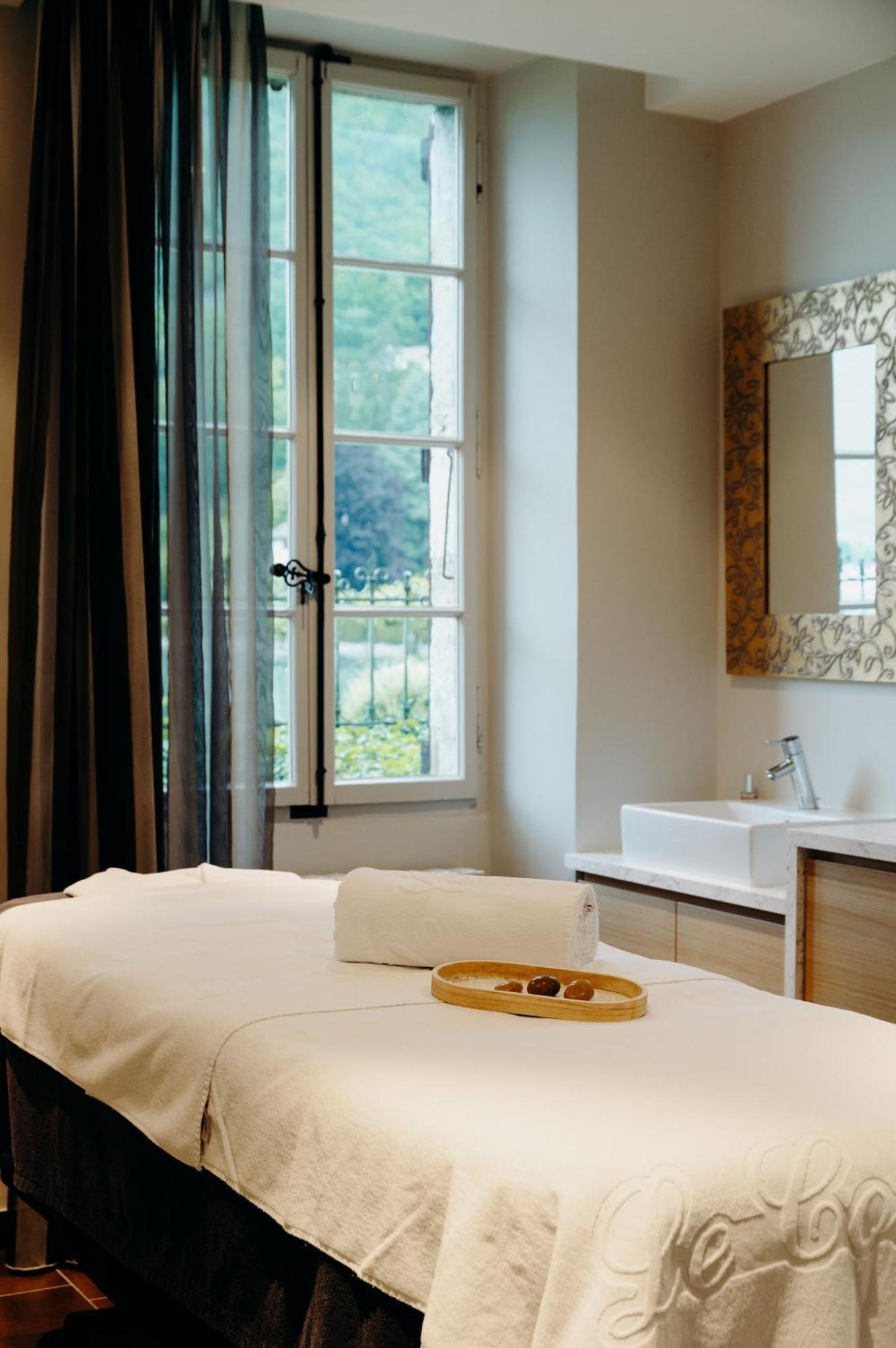 Hotel Le Cottage Bise Talloires Bagian luar foto